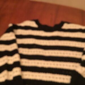 Gap womans black and white 100% cotton sweater. Thigh length with slits on sides